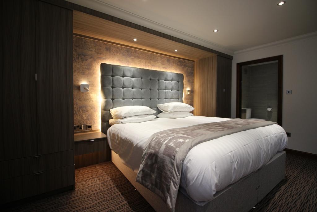 דונקסטר Best Western Plus Pastures Hotel מראה חיצוני תמונה
